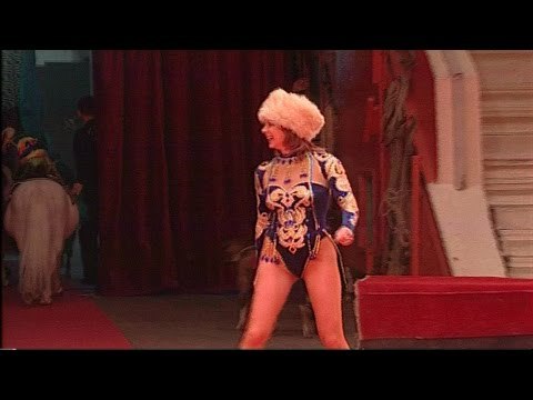 إبداع من نوع خاص فى عرض من السيرك الروسى