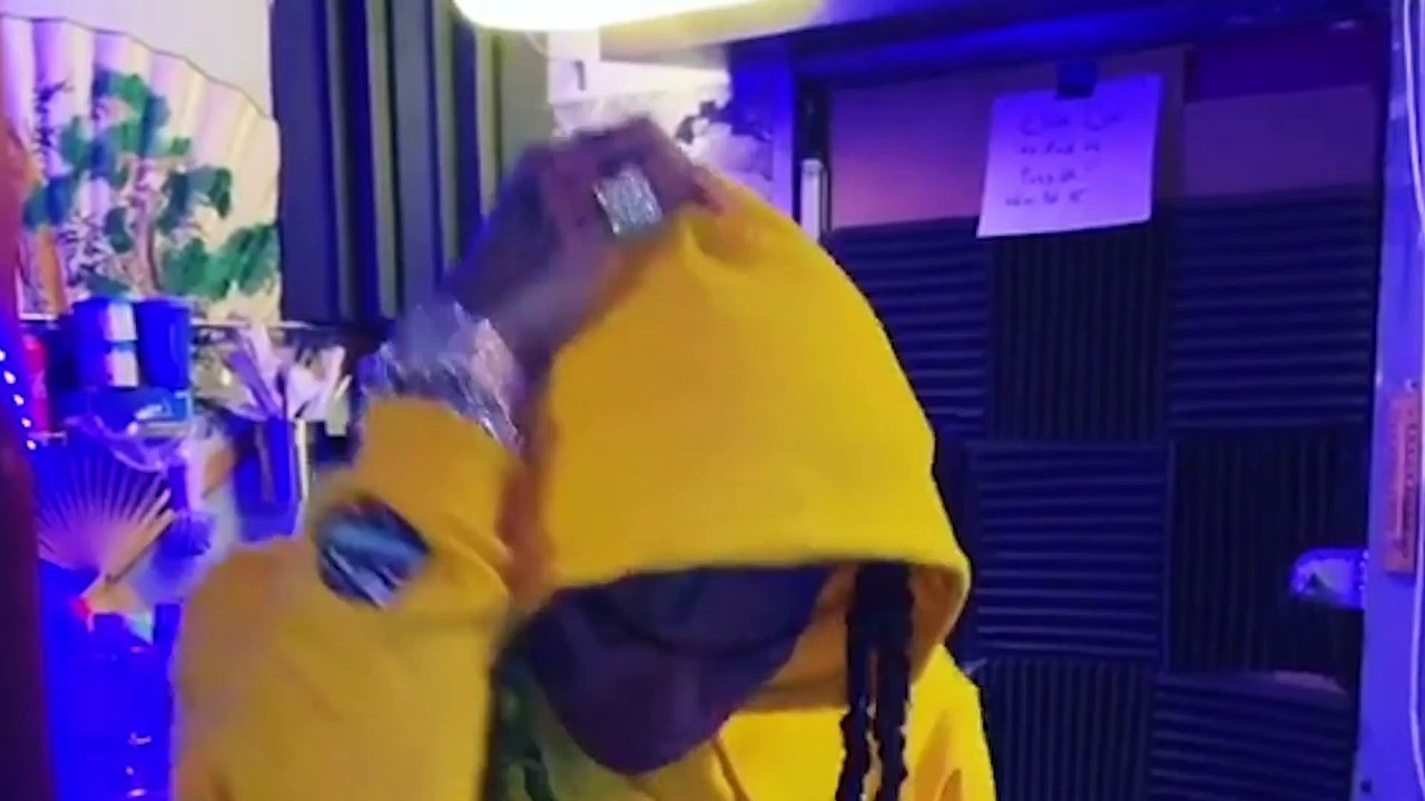 Kim Kardashian Reacts To Kanye & Nicki Minaj Music Video Shooting | Hollywoodlife