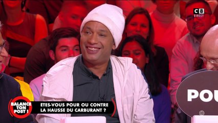 Doc Gynéco joue avec son portable en pleine émission