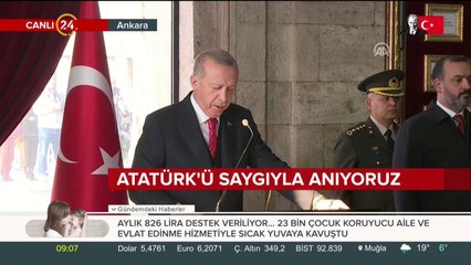 Cumhurbaşkanı Erdoğan, Anıtkabir Özel Defteri'ni imzalıyor