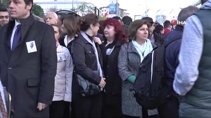 Beşiktaş'ta 300 Metrelik Dev Türk Bayrağı'yla Binler Dolmabahçe'ye Yürüdü