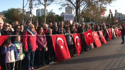 Kadıköy’de Ata’ya 6 buçuk kilometrelik saygı zinciri havadan görüntülendi