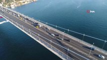 15 Temmuz Şehitler Köprüsü'nde 9'u 5 Geçe Ata'ya Saygı Duruşu Havadan Görüntülendi