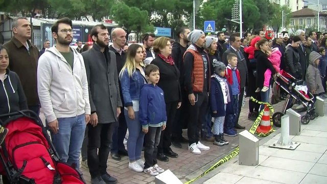Küçük Elif, Atatürk’ü anma töreninde gözyaşlarına boğuldu