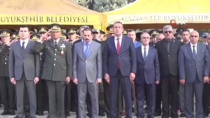 Asker Babaları Selam Durdu, Çocukları Esas Duruşu Bozmadı