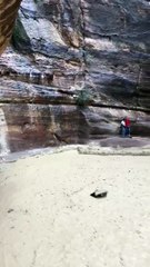 ஜோர்டானை உலுக்கும் வெள்ளம்.. வீடியோ பாருங்க!- வீடியோ