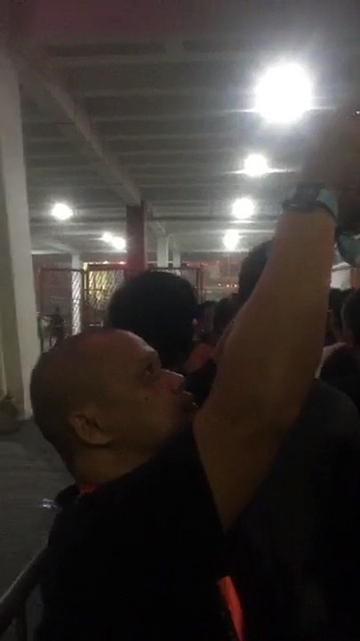 Suasana jelang konser Guns N Roses ‘Not In This Time Lifetime Tour’ di Gelora Bung Karno, Senayan, Jakarta Pusat, Kamis (8/11/2018) malam.