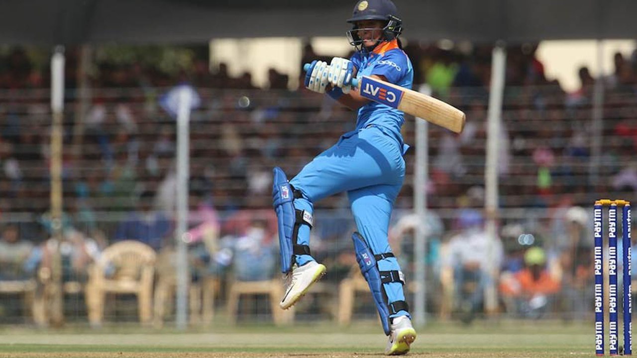 ICC Women's T20 World Cup : Big Hits My Way Of Battling Stomach Cramps Says Harmanpreet | Oneindia