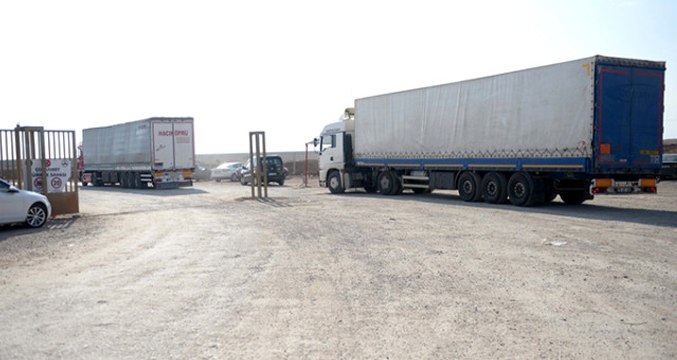 Çobanbey Sınır Kapısı Ticari Geçişlere Yeniden Açıldı