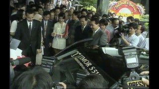 Pimpinan PT Timor Putra Nasional Tommy Suharto Luncurkan Mobil Nasional 15 Mei 1997