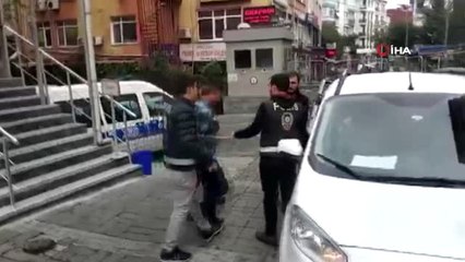 Hastanede Park Yüzünden Çıkan Tartışmada Ambulans Şoförünü Bıçakladılar