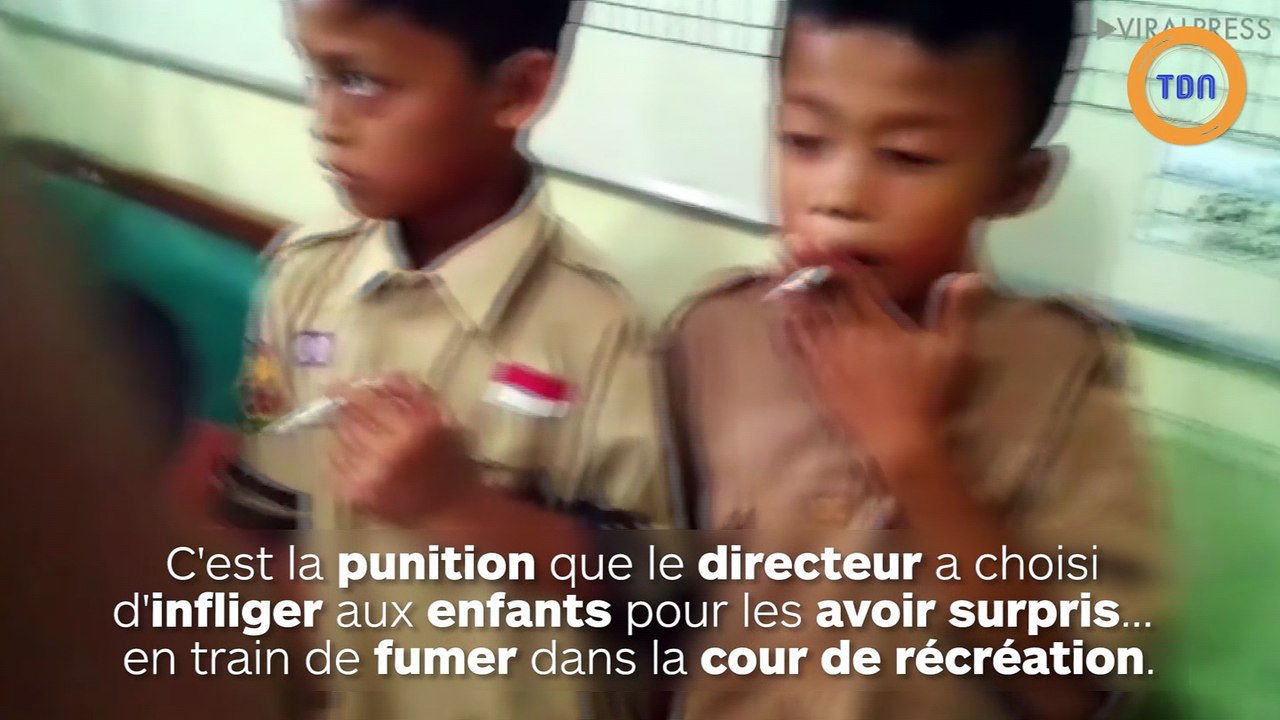 Un prof punit les enfants en les faisant fumer