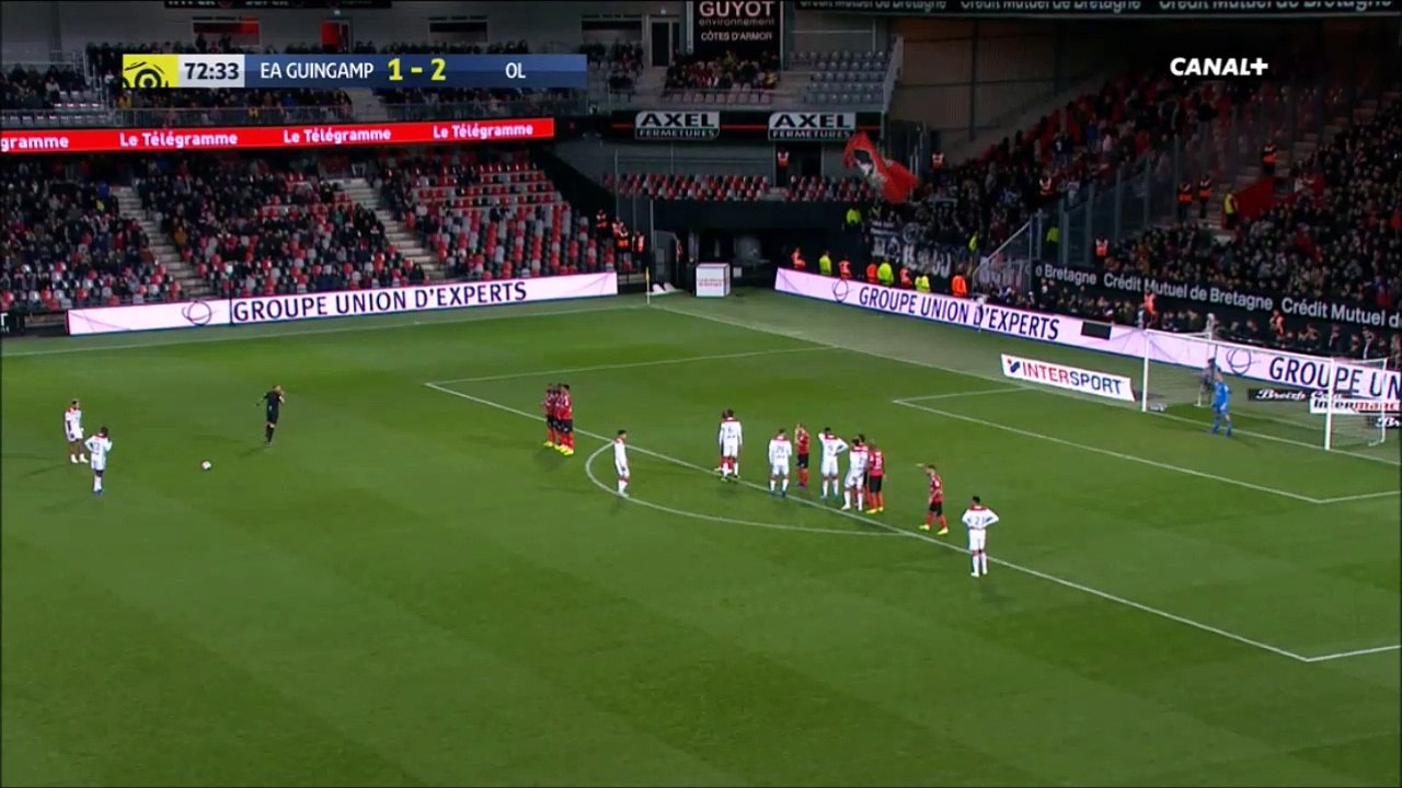 Memphis Depay amazing free kick goal vs Guingamp (1-3)