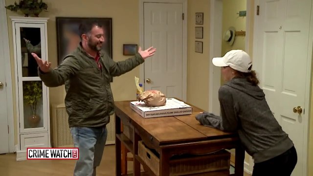 Un homme de 44 ans apporte une pizza à une fille de 13 ans pour coucher avec elle