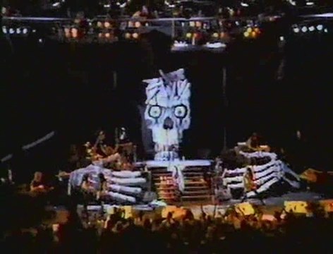 1991 Alice Cooper School's Out Live Version