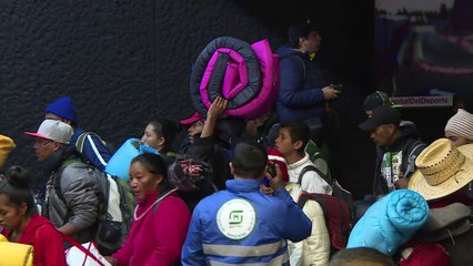 5.000 migrantes dejan capital de México y siguen hacia EEUU