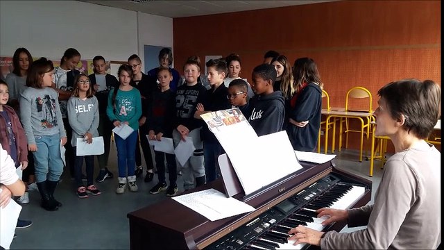 11-Novembre : des collégiens et écoliers de Margencel interprètent ‘’Le soldat’’.