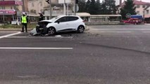Hafif ticari araç ile otomobil çarpıştı: 4 yaralı - DÜZCE