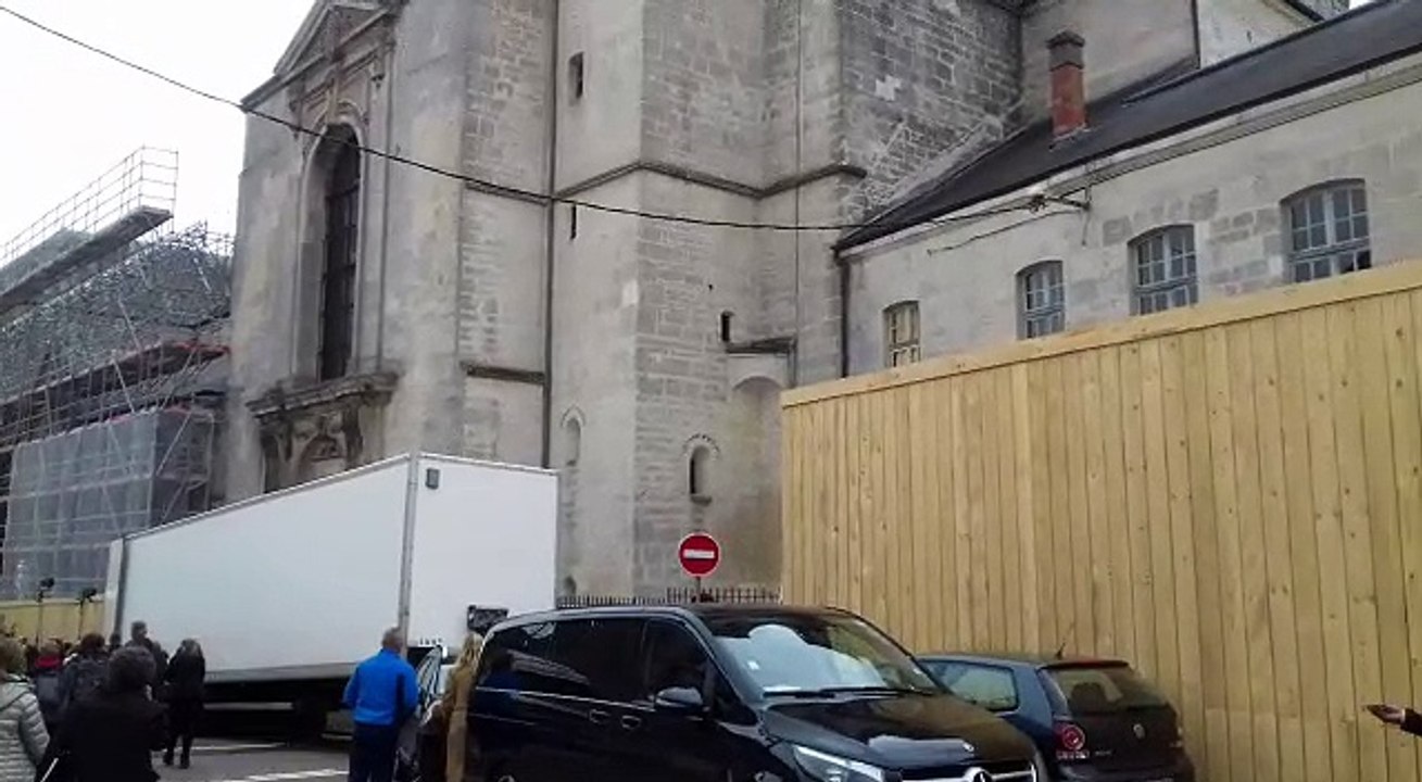 Verdun : les cloches sonnent à 11 h 30, à la sortie de la messe, à la cathédrale Notre - Dame