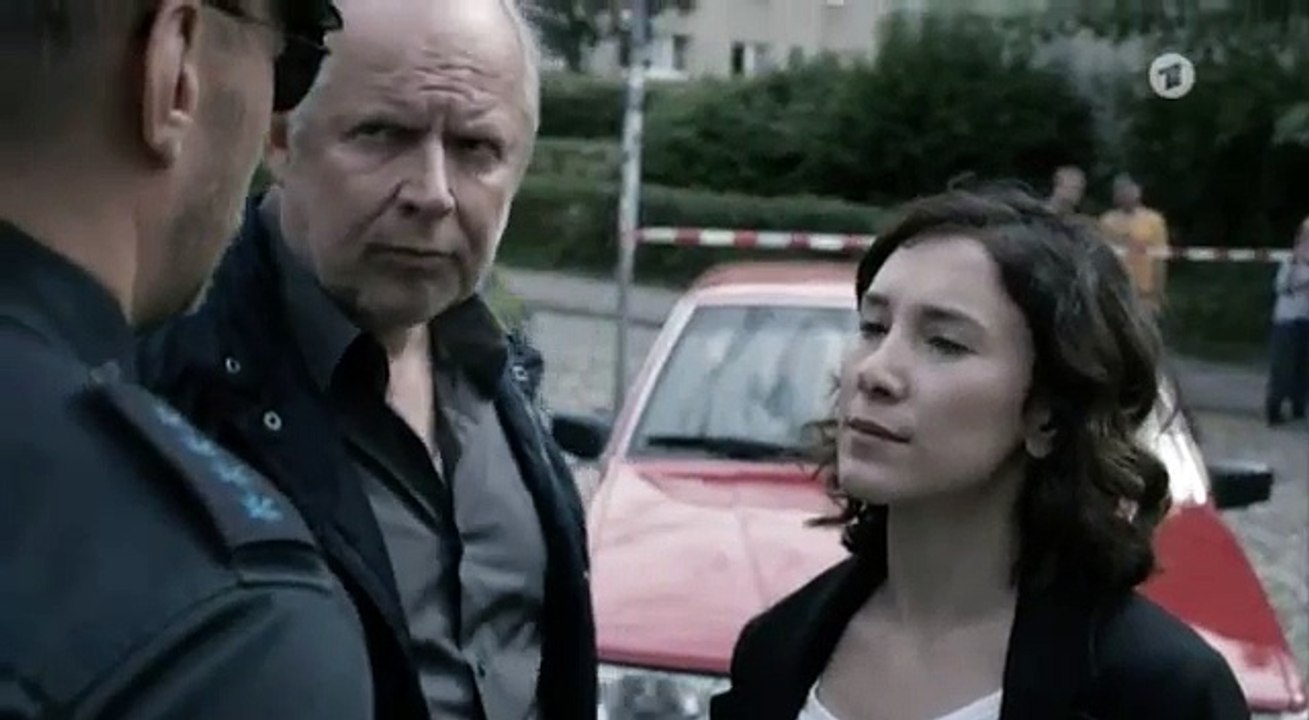 [Deutsch Untertitel] Borowski und die Kinder von Gaarden 1/2