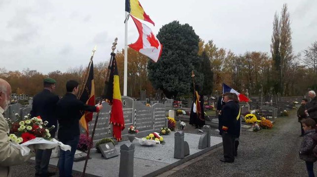 Commémorations à Mons: recueillement dans le cimetière communal