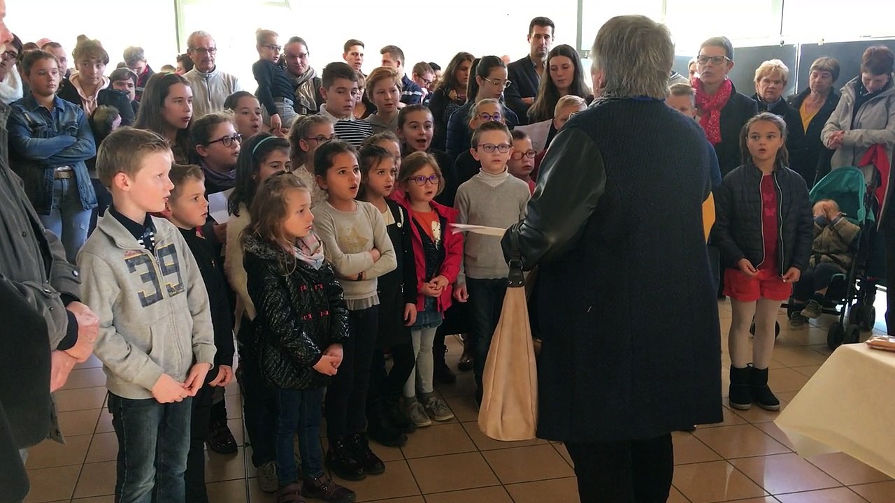 Semur-en-Auxois : les élèves de l'école Champlon  pour le 11 novembre