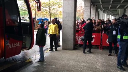 Sporting-Málaga: Llegada del Sporting a El Molinón