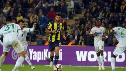 Download Video: Fenerbahçeli Taraftarlar, İsmail Köybaşı'nı Islıkladı