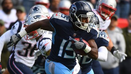 Darius Jennings returns opening kickoff for 58 yards