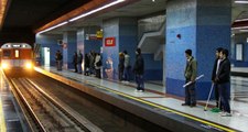 Ankara Kızılay Metro Durağında Bir Kişi İntihar Etti