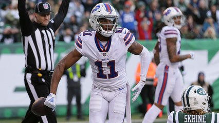 Barkley shows pinpoint accuracy on TD to Zay Jones