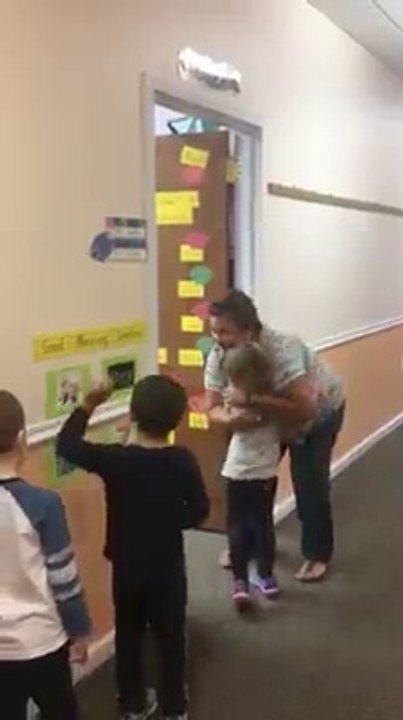 La rentrée chez les tout petits avec des câlins et des danses