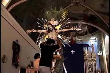 04.SEÑOR DE LA AGONA DE PISCO semana santa 2006 arreglo en el andawmv