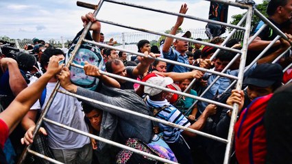 When "Asylum Seekers" Attack - Caravan Crashes Through Mexico Border