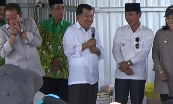Wapres Jusuf Kalla Kembali Kunjungi Korban Bencana di Pengungsian Palu