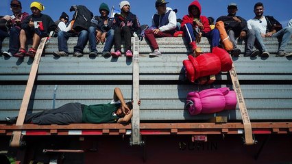 Migranti in America fra carri bestiame e filo spinato