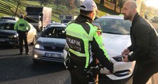 Trafikte Yeni Dönem! Emniyet Şeridini İhlal Eden Sürücülere Bin Lira Ceza Kesildi