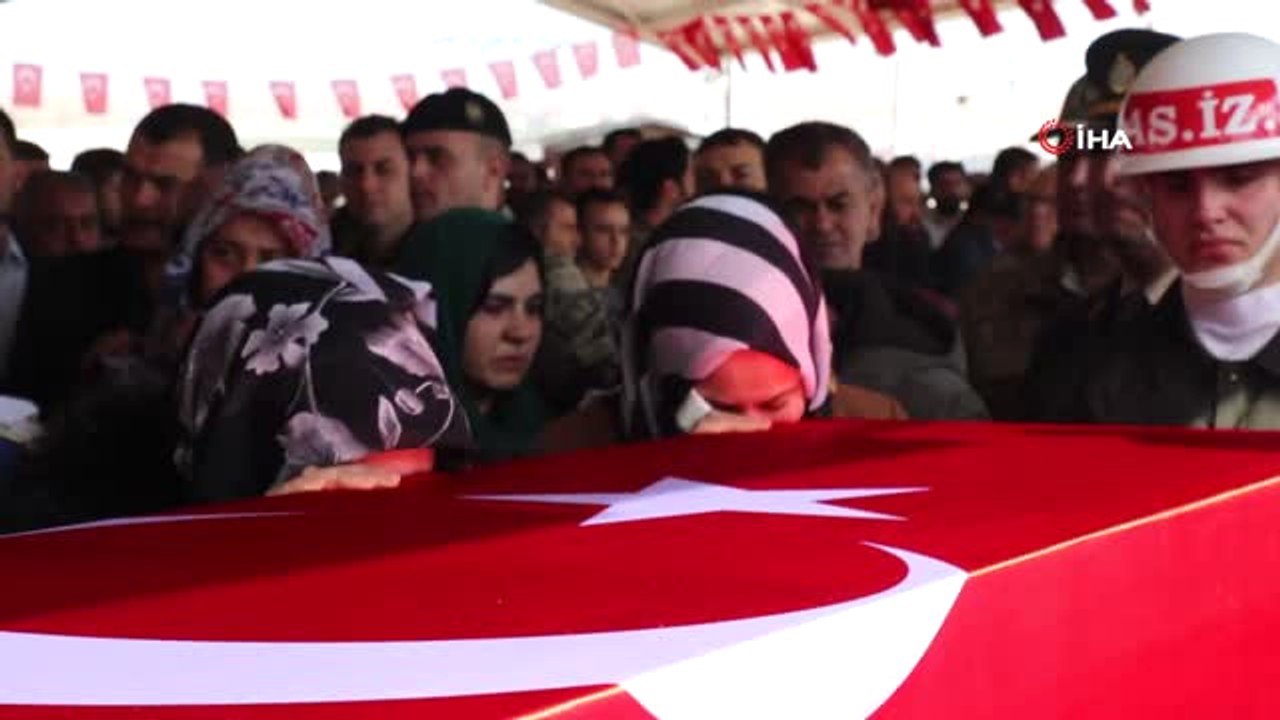 Şehit Cenazesinde Silah Arkadaşlarından Yürekleri Burkan Veda