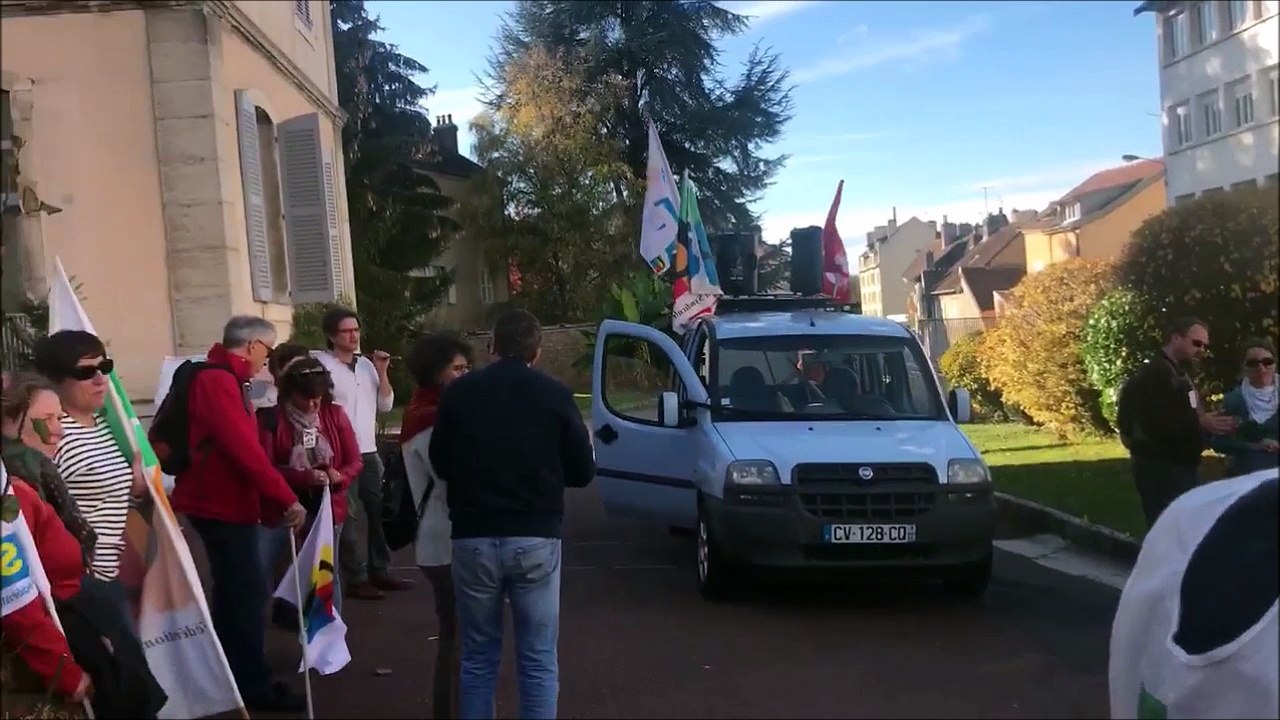 Lons-le-Saunier : les enseignants ont manifesté dans la ville