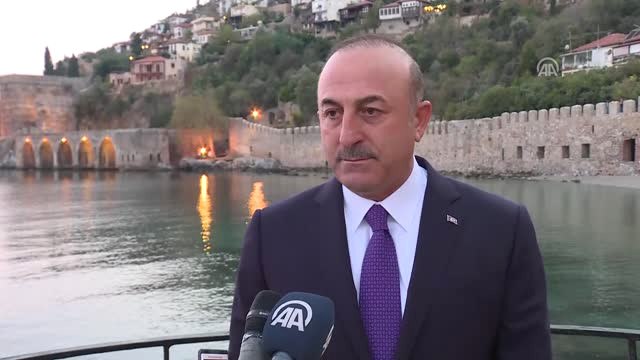 Bakan Çavuşoğlu: Fransa Dışişleri Bakanı Haddini Aşmıştır
