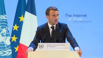 Internet : face aux modèles "californien" et "chinois", Emmanuel Macron prône la "régulation"