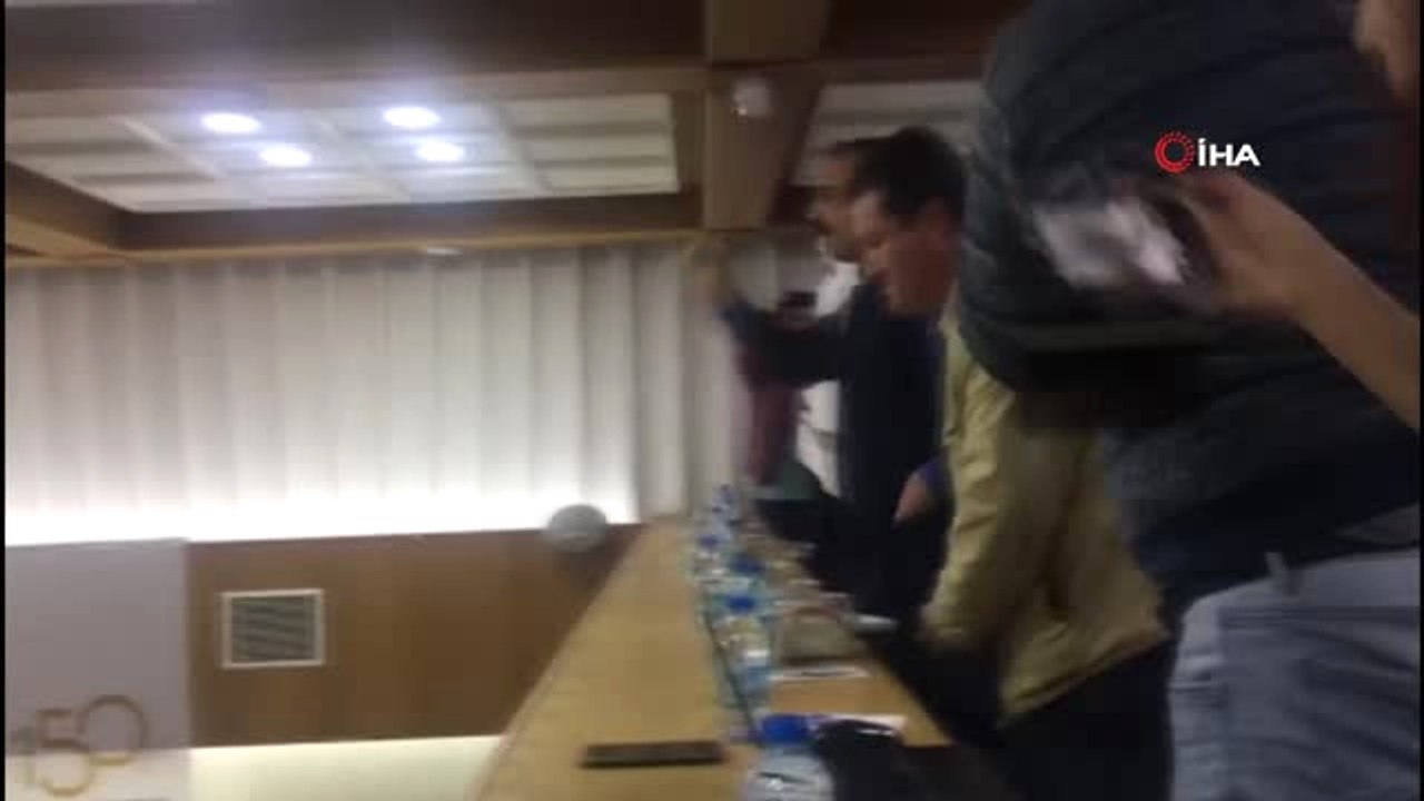 İzmir Büyükşehir Belediyesi Meclisi'nde Gerginlik- Başkan Kocaoğlu: - "Büyükşehir Başkanı Ayda...