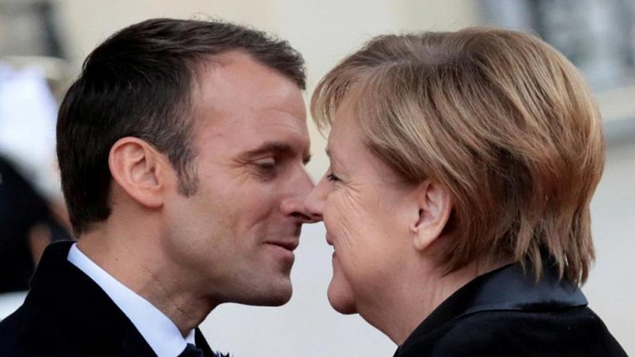 Una anciana confunde a Merkel con la mujer de Macron: "Soy la canciller de Alemania"