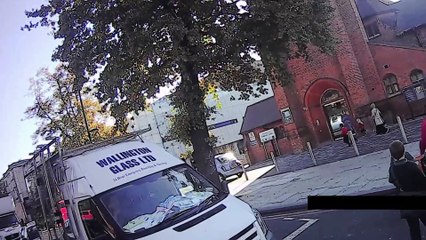 NO FURTHER ACTION TAKEN AY61 XNN Wallington Glass Driver Caught On Mobile Phone & Verbal Abuse