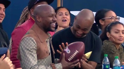 Tyler Lockett gives TD ball to Floyd Mayweather