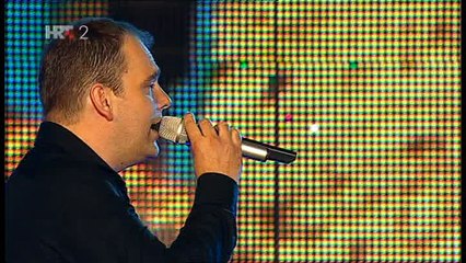 Alen Nižetić, Marko Škugor & Duje Coce  (feat. klapa Čiovo i Robert Kurbaša) - Devet slova jedne riči (live)