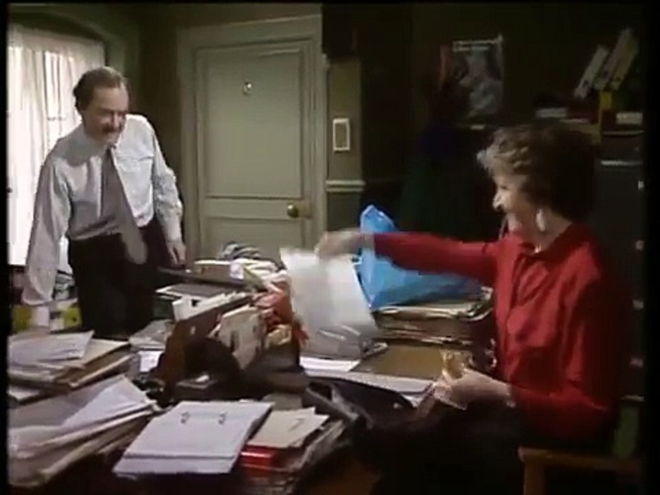 No Job For A Lady - S01E06 - Take a Copy (1990)