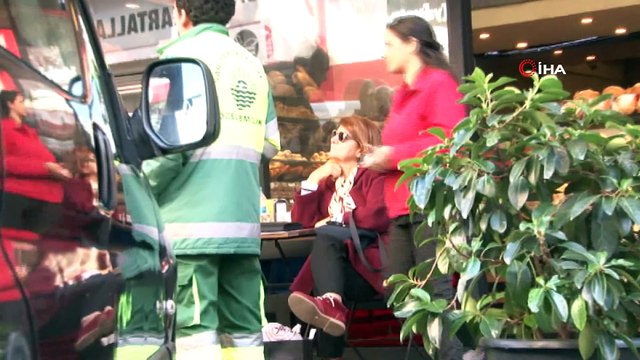 Fren yerine gaza basan kadın sürücü fırına böyle daldı