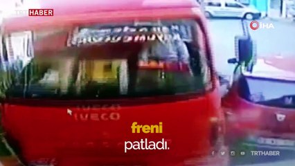 Freni boşalan kamyon kuyumcu dükkanına girdi