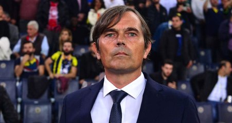 Fenerbahçe'den Ayrılan Phillip Cocu, Süper Lig Takımlarına Kapıyı Kapatmadı